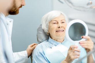 Dent manquante, pourquoi attendre coûte plus cher que d'agir