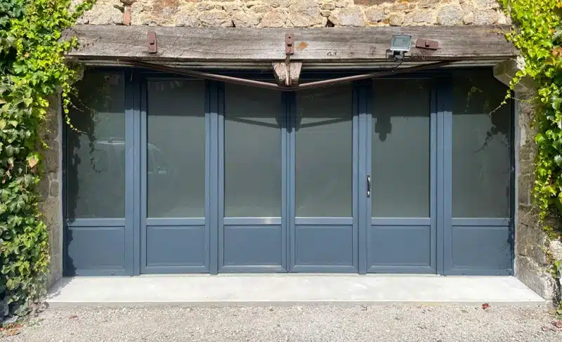 Trouvez la porte de garage pliante qui vous convient le mieux !