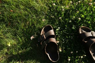 Birkenstock homme : comment associer confort et style dans une tenue masculine ?