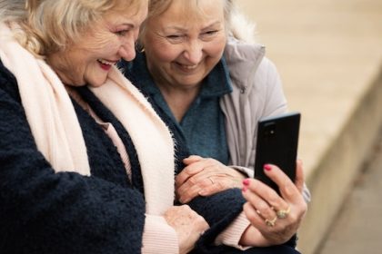 Forfait mobile sans engagement : simplicité et liberté au service des seniors